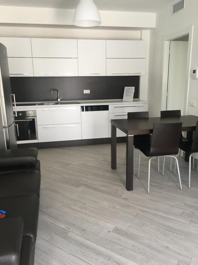 Home Hotel Senago Bagian luar foto
