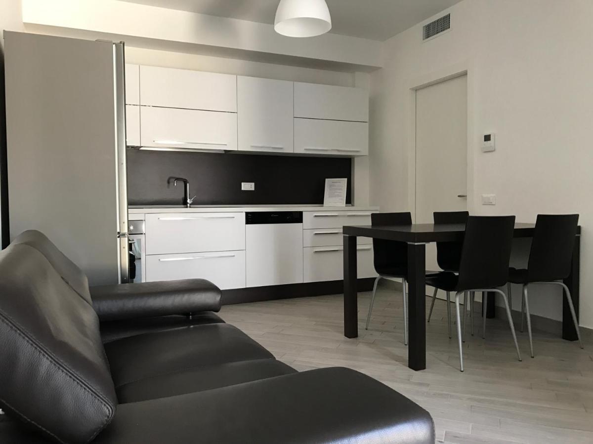 Home Hotel Senago Bagian luar foto