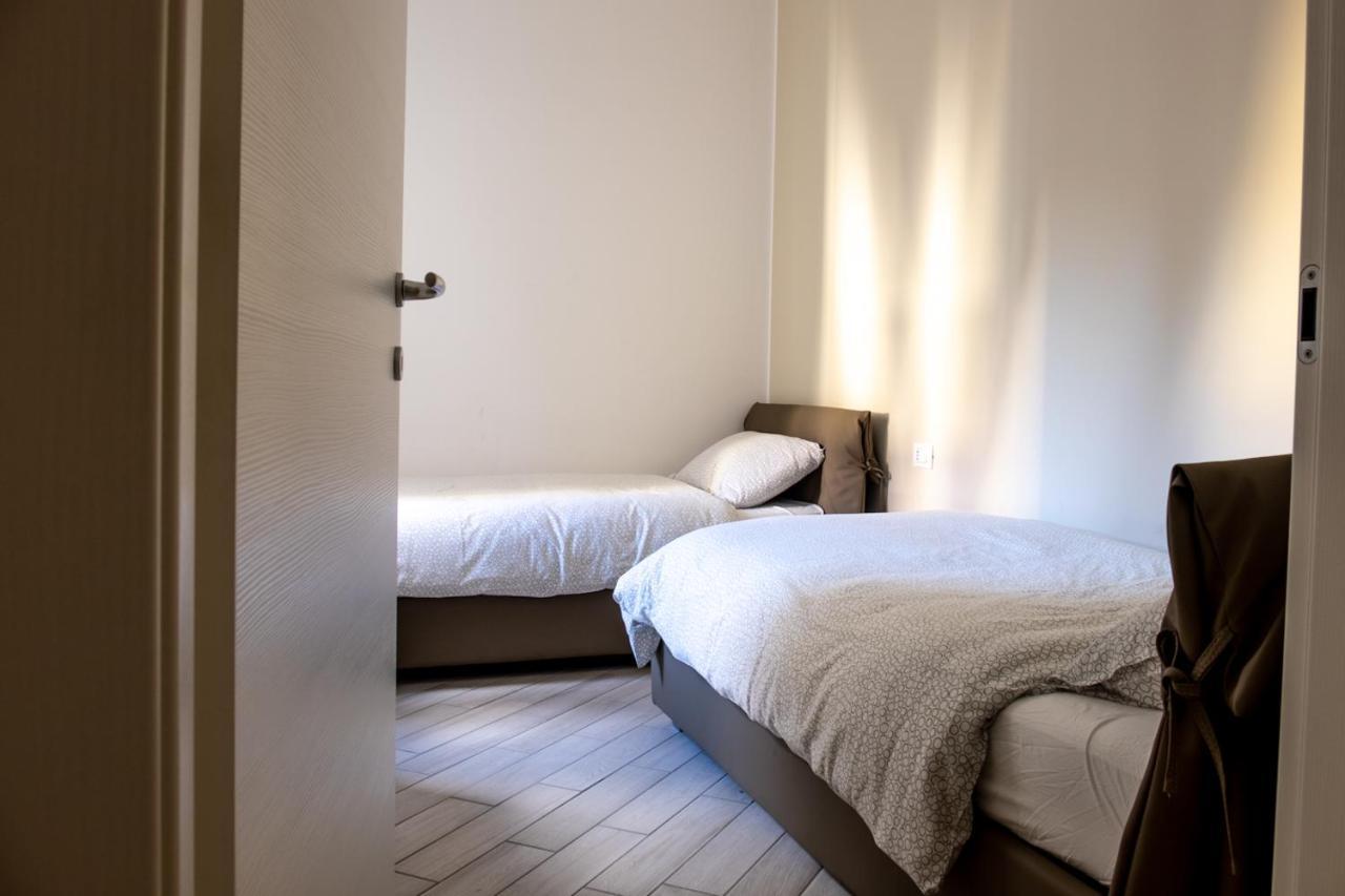 Home Hotel Senago Bagian luar foto